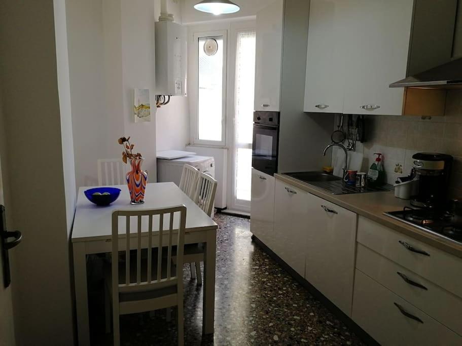 Music & Beach Apartment Savona Exterior photo