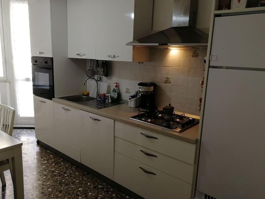 Music & Beach Apartment Savona Exterior photo