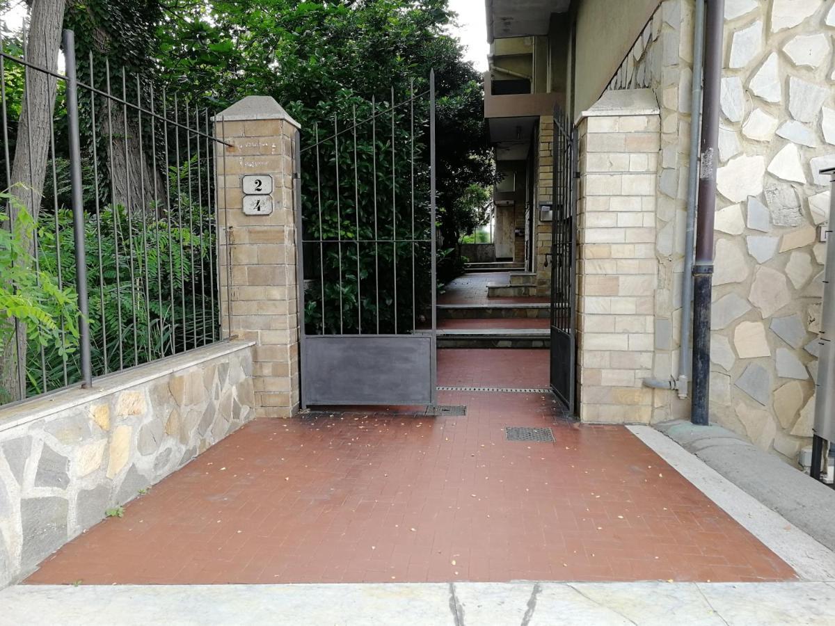 Music & Beach Apartment Savona Exterior photo
